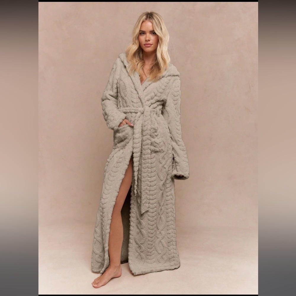 Missguided Cream Textured Robe